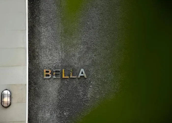 Bella Rose *