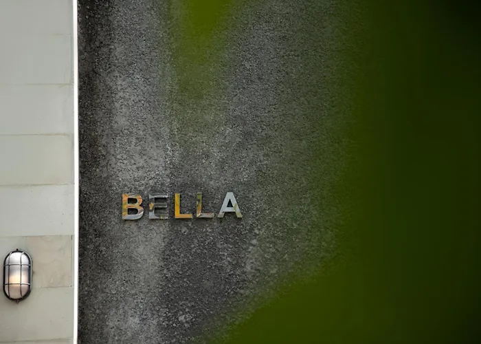 Bella Rose *